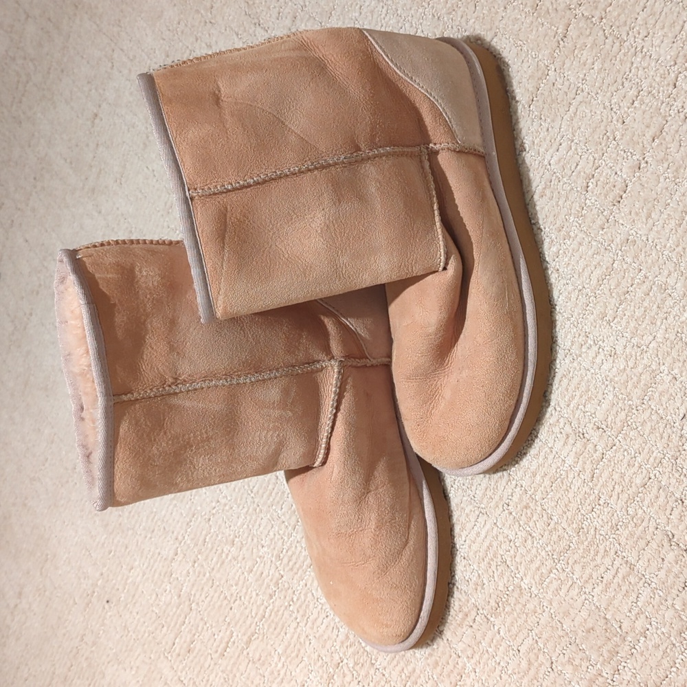UGG Australia Sand Classic Short Boots - Size 10